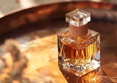 ارتقي بتجربة عطرك: تأثير أغطية بخاخ العطور المخصصة